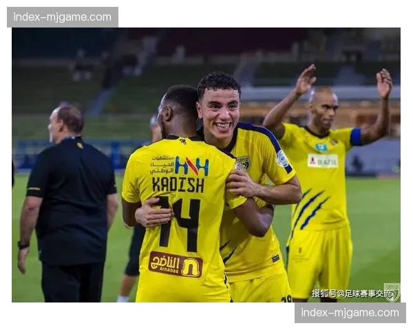 传闻：沙特球队利雅得新月有意在今夏免签拉齐奥中场阿尔贝托