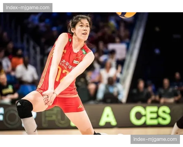 中国女排主攻李盈莹在训练中踝关节关节扭伤，预计将缺席VNL首周赛事