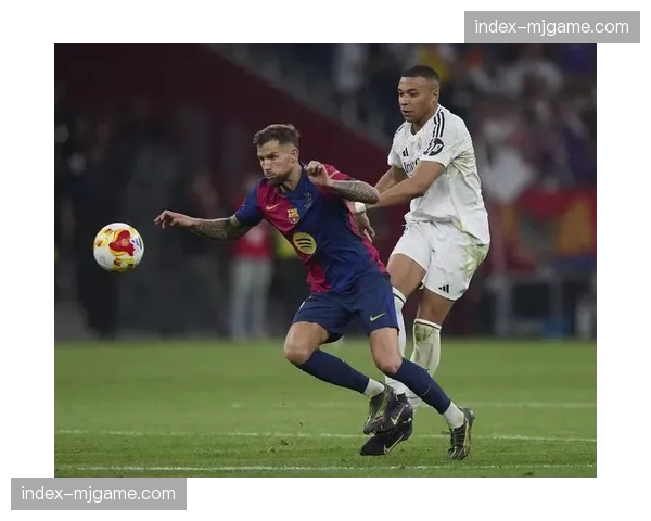 评论：风格之变？观察哈维治下巴萨近三场比赛的长传使用率激增现象。